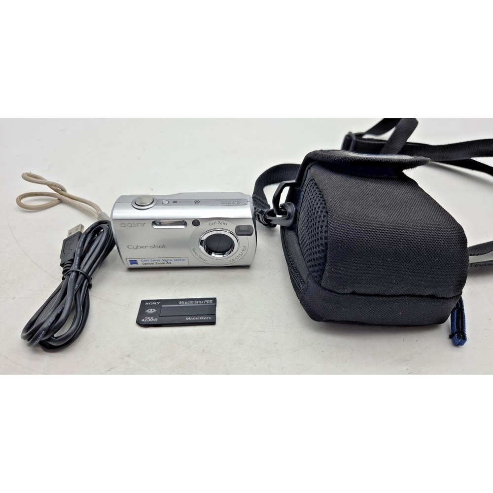Sony Cybershot DSC-S40 4.1mp Compact Digital Camera w/ SD Card and Case, WORKS